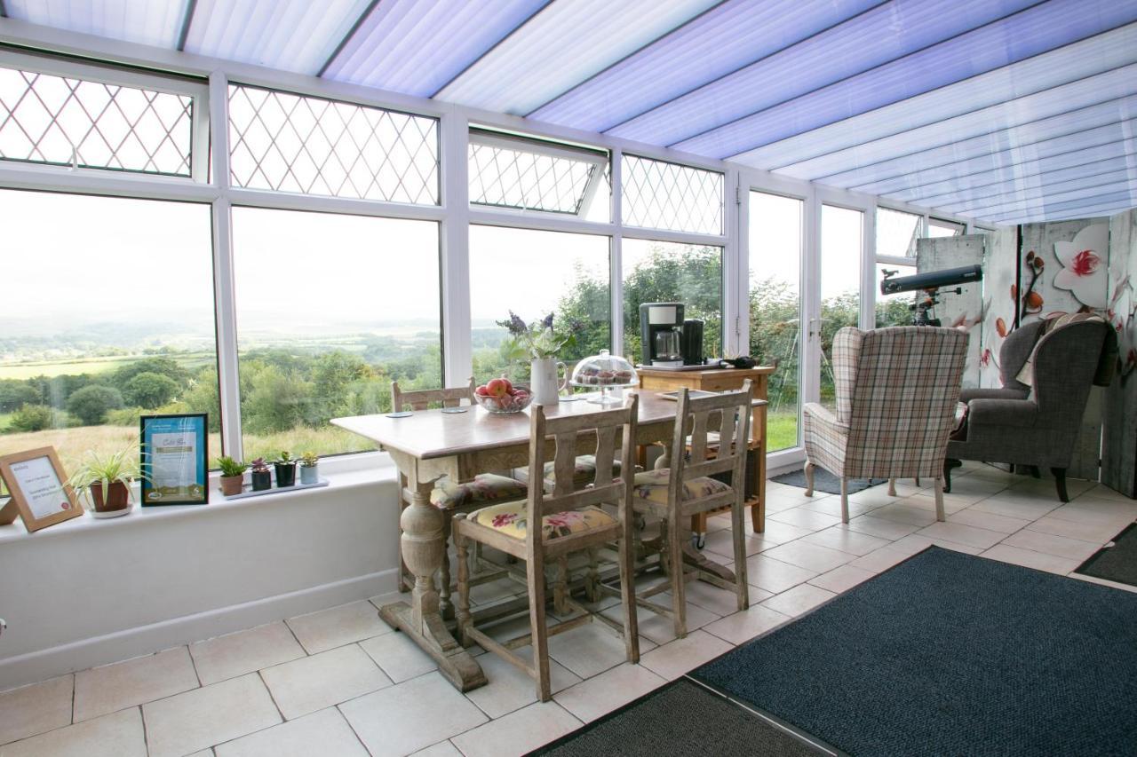 Cwtch Farm Bed & Breakfast Ystalyfera Exterior photo